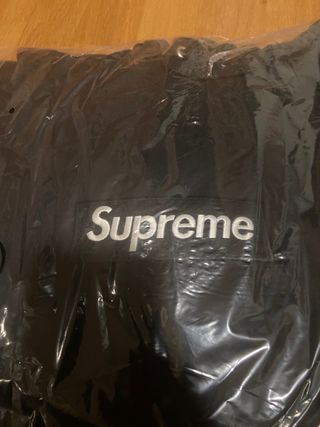 supreme box logo black L (FW23)