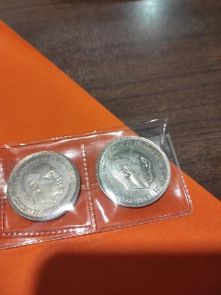 Franco 8 monedas con la de los agujeros