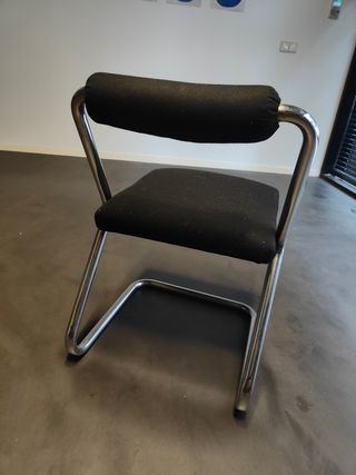 Silla Retro original negra acolchada