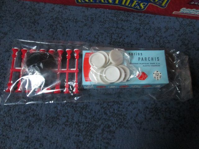 Juegos de mesa varios en uno (parchís, damas...)