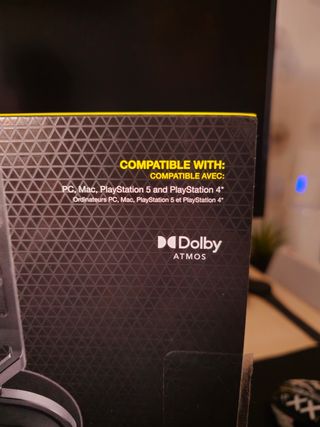 Corsair Hs80 RGB Wireless Gaming headphones