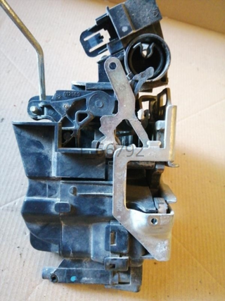 Cerradura puerta delantera derecha Mercede f_66792