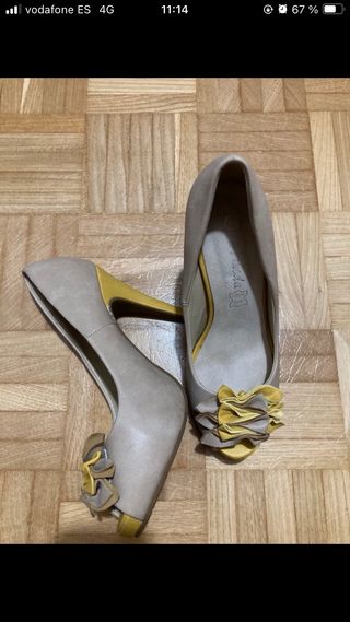 zapatos tacon 37 beige y amarillos
