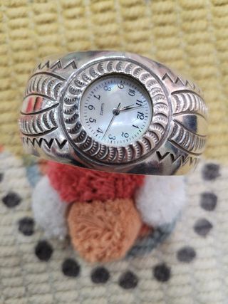 Reloj navajo de plata.