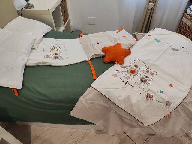 Edredón y chicholina de cuna