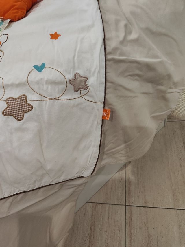 Edredón y chicholina de cuna