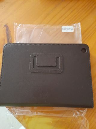 Funda de piel marrón 