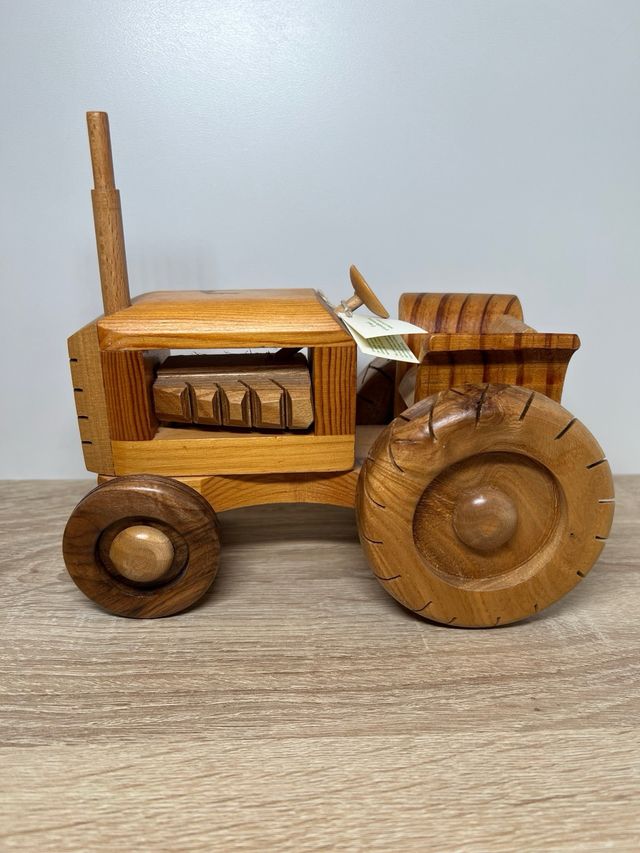 Tractor de madera