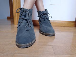 Botines con cordones 