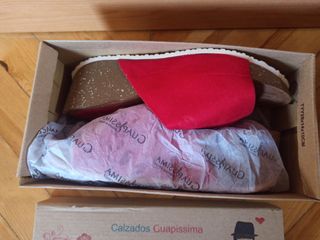 Sandalia roja del 40