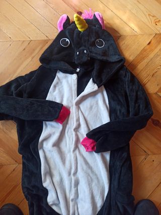 Disfraz o pijama de unicornio
