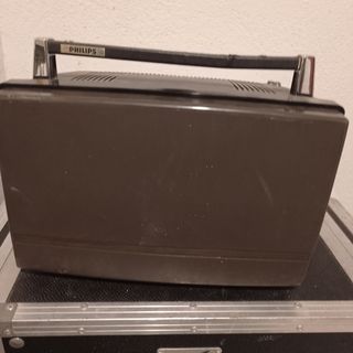 Televisión portátil Philips antiguo