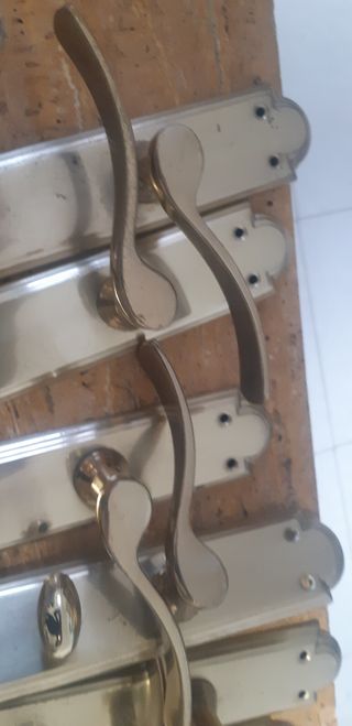 Manivelas de placa bronce.