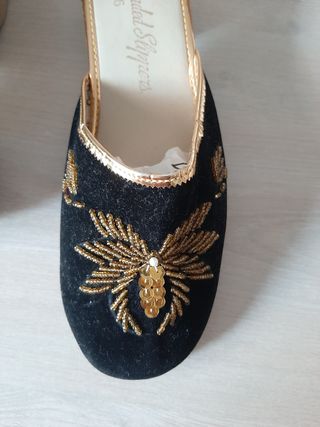 Zapatos Mules mujer bordados
