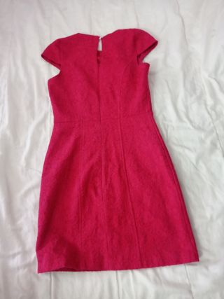 vestido rojo con relieves talla S Bershka