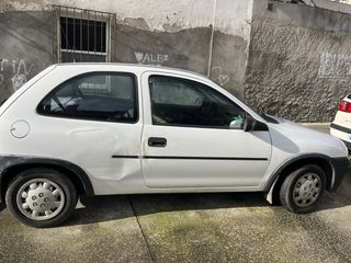 Opel Corsa 1994 Leer BIEN