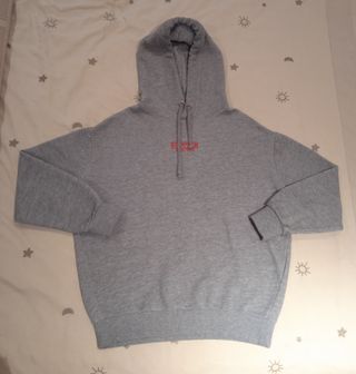 Sudadera gris 'Stranger things' para Pull and Bear
