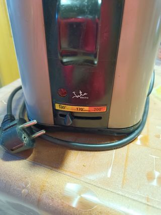 Pequeña freidora Jata