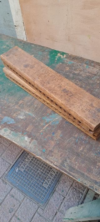 Caja para hacer puros con puros y vitola