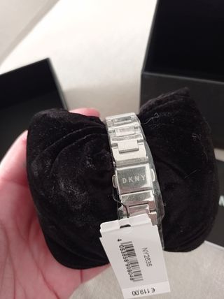 Reloj marca DKNY