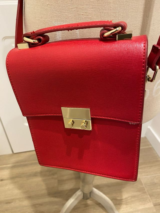Bolso rojo Zara