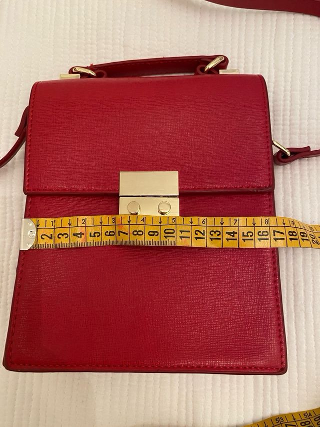 Bolso rojo Zara