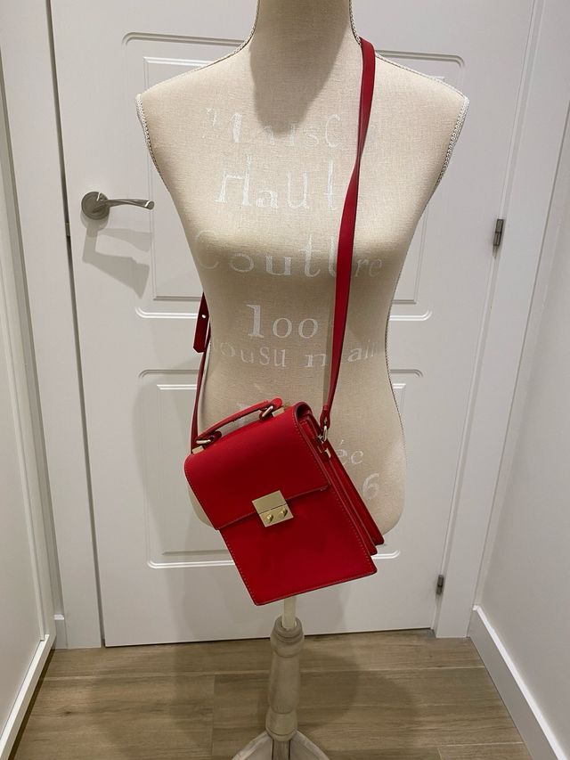 Bolso rojo Zara