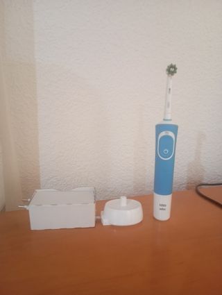 CEPILLO ELÉCTRICO VITALITY ORAL B