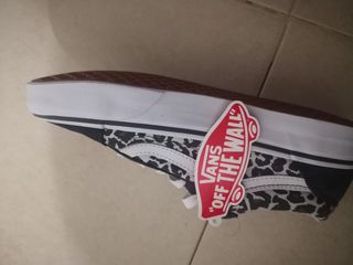 Vans atigrado sin estrenar. Talla 35