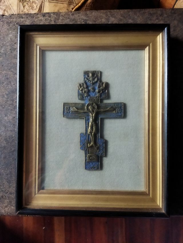 Antigua cruz ortodoxa bronce esmaltado