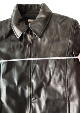 🖤 Preciosa chaqueta cuero síntetico negra