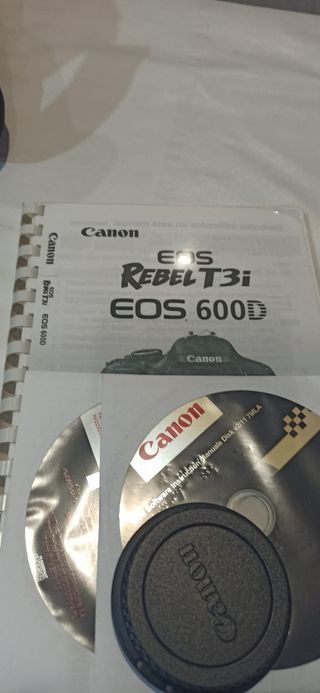 CANON EOS 600D.