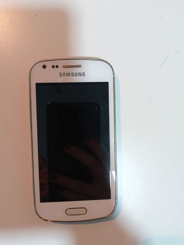 Móviles antiguos Samsung y Nokia