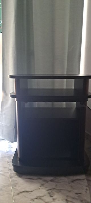 Mesa tv con ruedas