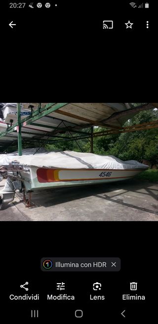 Motoscafo semicabinato