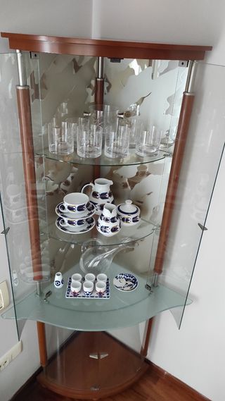 Vitrina madera y cristal