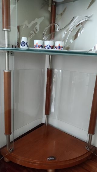 Vitrina madera y cristal