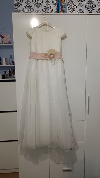 Vestido de primera comunión y cancán