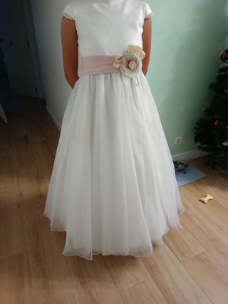 Vestido de primera comunión y cancán
