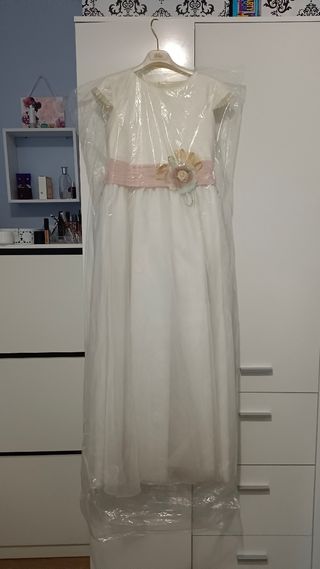 Vestido de primera comunión y cancán