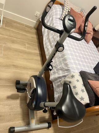 Bicicleta estática BH AH133053