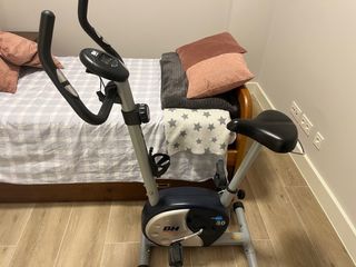 Bicicleta estática BH AH133053