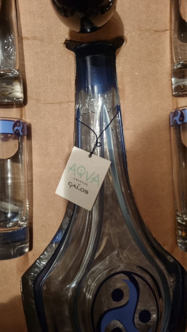 JUEGO CHUPITOS+BOTELLA GALOS