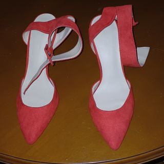 ZAPATOS Y SANDALIAS 