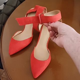 ZAPATOS Y SANDALIAS 