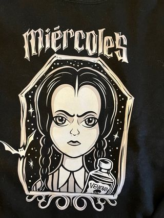 sudadera de Miércoles