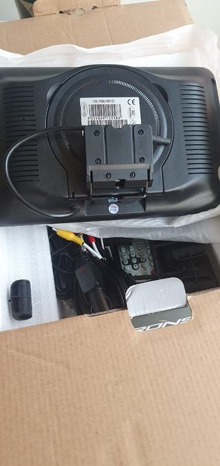 DVD y cascos para reposacabezas coche