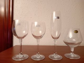 vitrina+juego copas bohemia