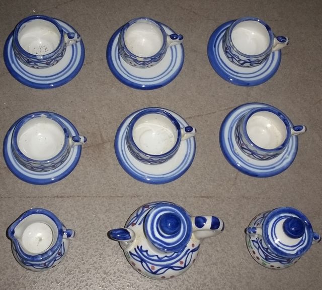 JUEGO DE CAFÉ EN MINIATURA DE PORCELANA, AÑOS 90