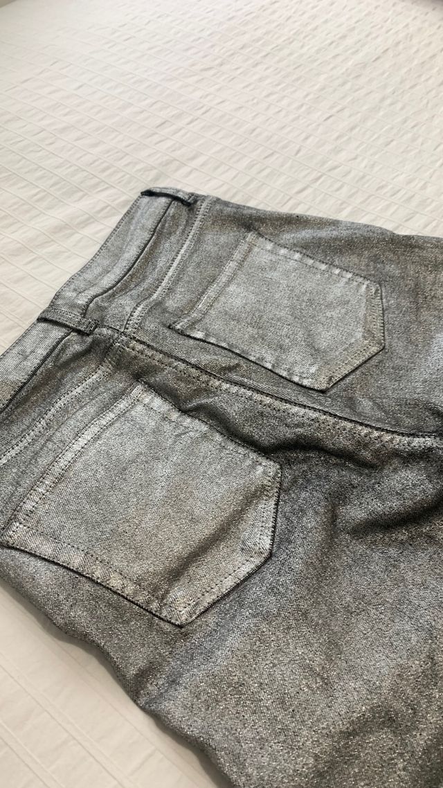 Vaquero / Jeans Zara plateado satinado 